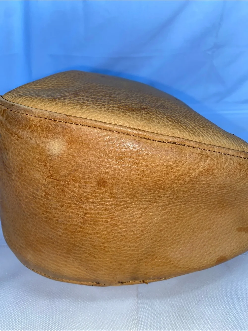 Vintage L.L. Bean Ameribag Healthy Back Tan Leather Sling Messenger Bag